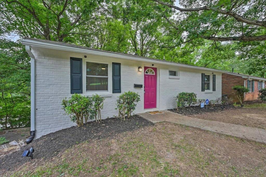 Entire Bungalow Hosted By Medina Villa Winston-Salem Exterior photo